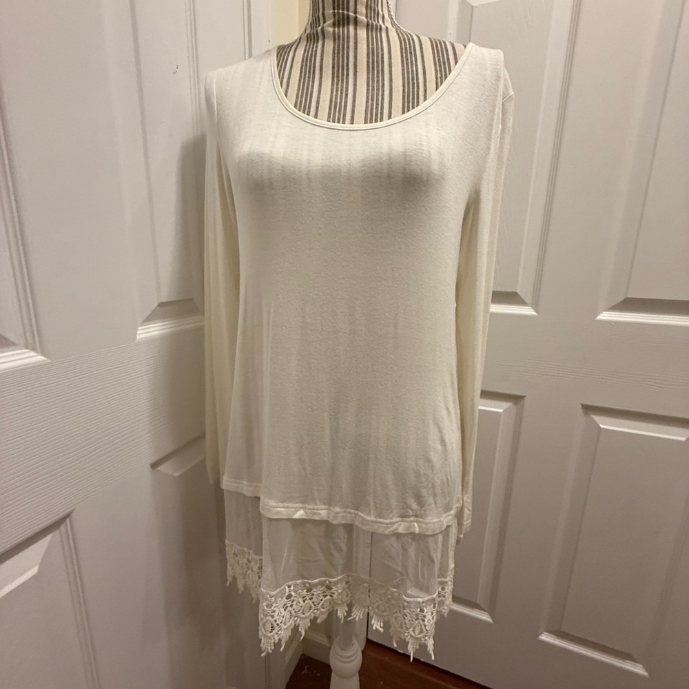 Grace and Lace Lomg Sleeve Extender Cream Long Sleeve Top with Lace Hem